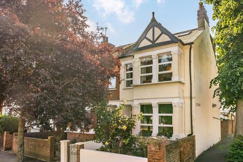 Oaklands Road, London W7