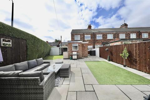3 bedroom end of terrace house for sale, Etherington Drive, Hull