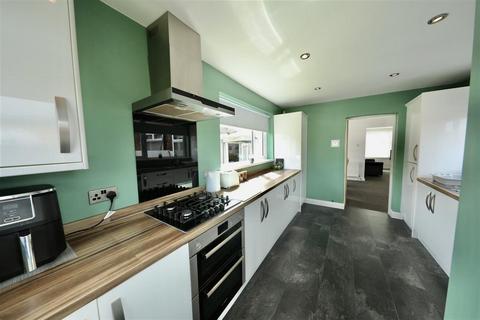 3 bedroom end of terrace house for sale, Etherington Drive, Hull