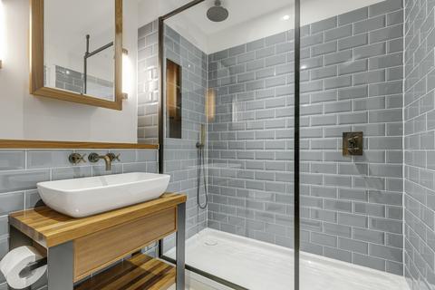 Studio for sale, Emery Wharf, E1W