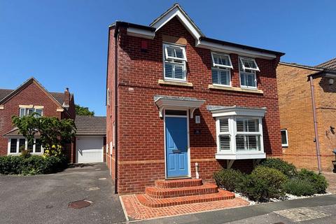 4 bedroom detached house for sale, William Close, Stubbington. Fareham