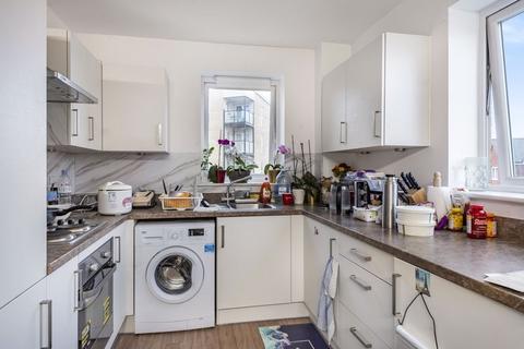 2 bedroom apartment to rent, Mayfair Court, Hunting Place, Hounslow, TW5