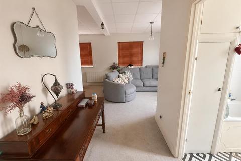 1 bedroom flat for sale, Grosvenor House, Northampton NN2