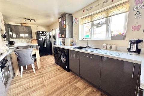 3 bedroom semi-detached house for sale, Blackbrook Close, Loughborough LE12