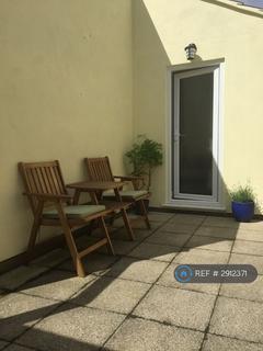 Studio to rent, Salcombe Gardens, London, NW7