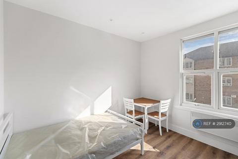 Studio to rent, St. Erkenwald Road, Barking, IG11