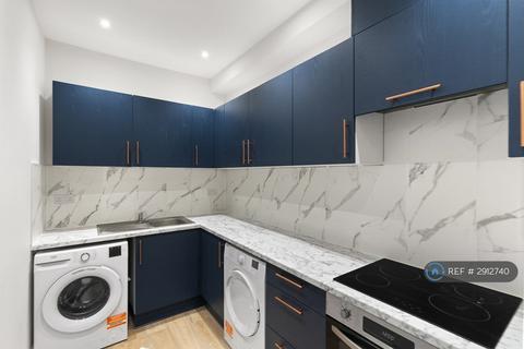 Studio to rent, St. Erkenwald Road, Barking, IG11