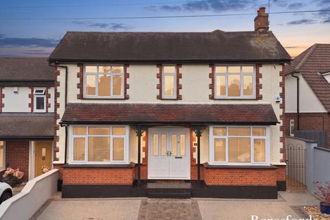 Ashford Avenue, Brentwood, CM14