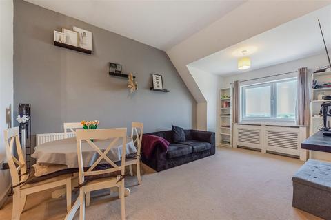 2 bedroom flat for sale, East Anton Farm Road, Andover
