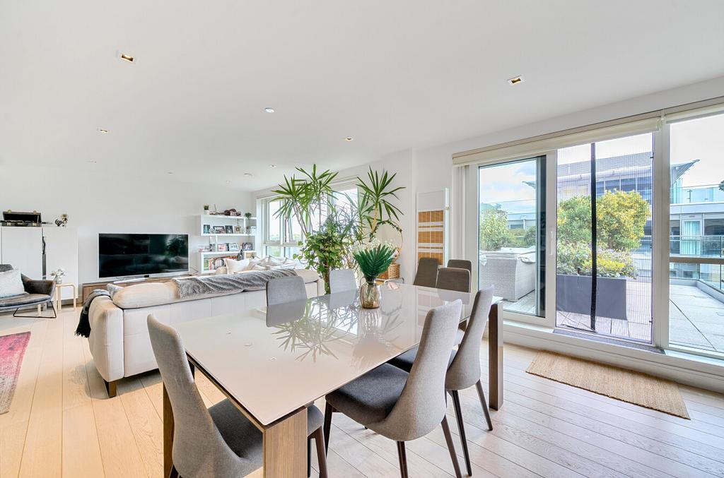 Longfield Avenue, Ealing, W5 - View 3