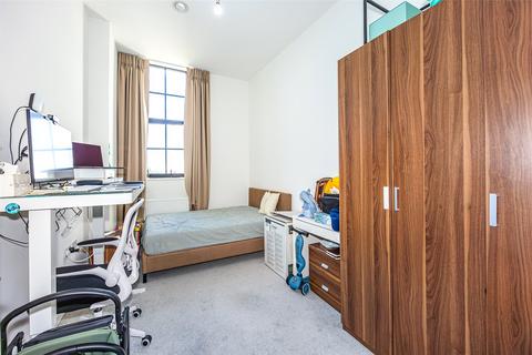 2 bedroom apartment for sale, Carnation Gardens, Hayes, UB3
