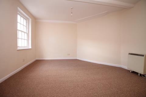 3 bedroom apartment to rent, East Street, Chichester, PO19
