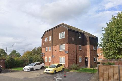 Studio to rent, Braemar Gardens, SLOUGH, SL1