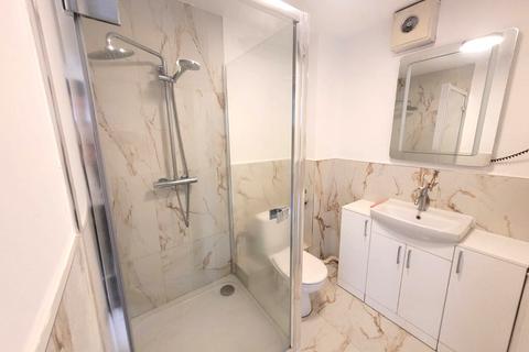 Studio to rent, Braemar Gardens, SLOUGH, SL1