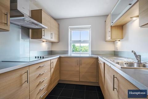 2 bedroom flat for sale, Station Approach, Amersham, HP6