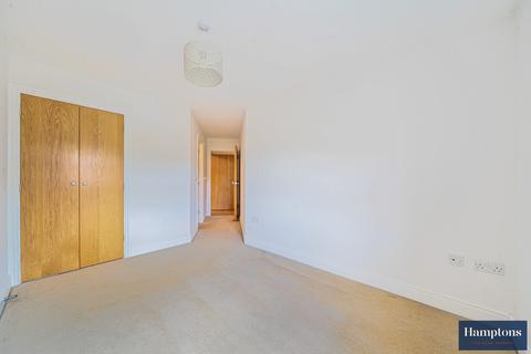2 bedroom flat for sale, Station Approach, Amersham, HP6