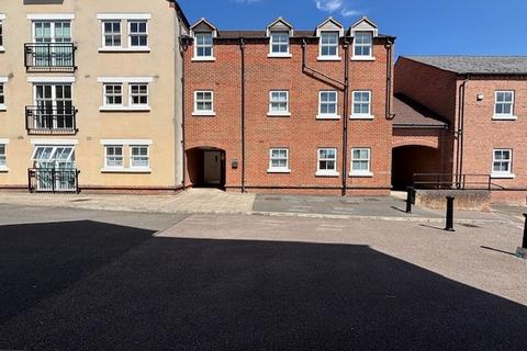 2 bedroom apartment to rent, Pine Street, Aylesbury, HP19