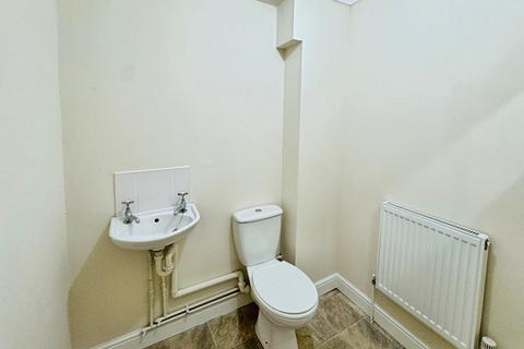 2 bedroom semi-detached house to rent, Isherwood Close, PETERBOROUGH, PE1
