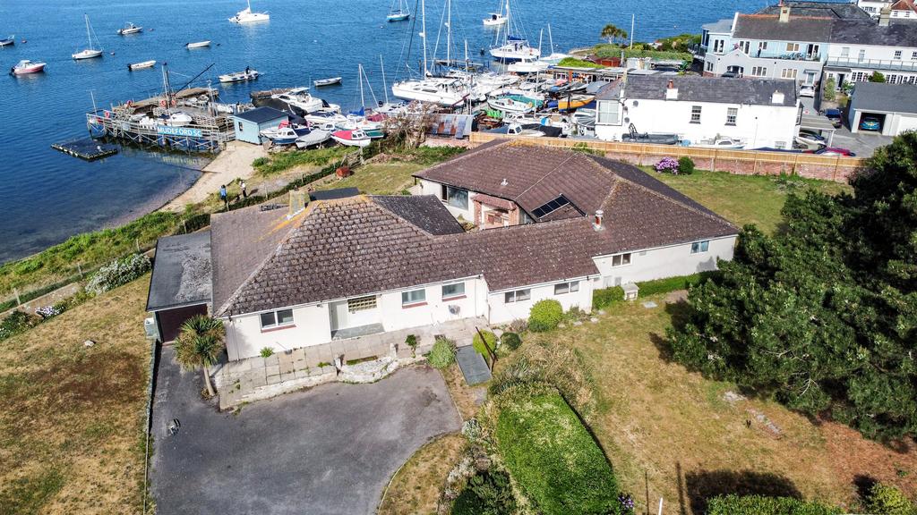5 bedroom detached house to rent