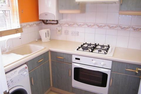 2 bedroom terraced house to rent, Rissington Avenue, Manchester, M23