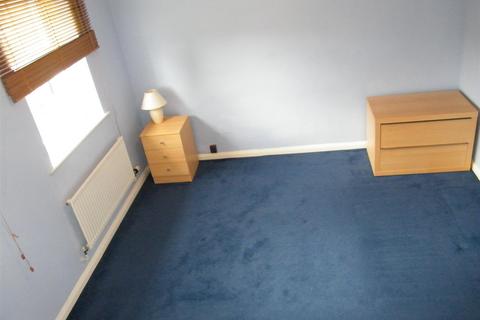 2 bedroom terraced house to rent, Rissington Avenue, Manchester, M23