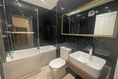 2 bedroom flat to rent, Highcroft Hall, Birmingham, B23