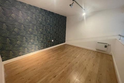 2 bedroom flat to rent, Highcroft Hall, Birmingham, B23