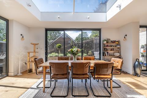 4 bedroom house for sale, Windmill Rise, Kingston Upon Thames, KT2