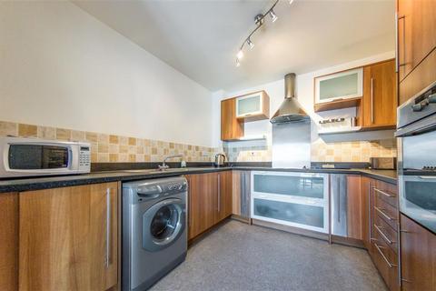 2 bedroom flat to rent, St Christophers Court, SWANSEA, SA1
