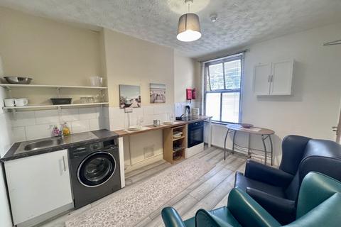1 bedroom flat to rent, Percival Road, Nottingham, NG5
