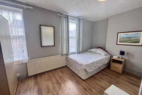 1 bedroom flat to rent, Percival Road, Nottingham, NG5