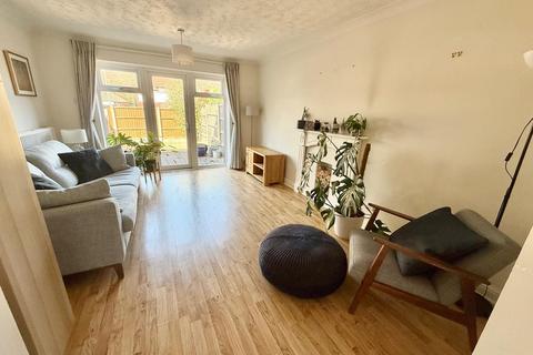2 bedroom mews to rent, Keats Mews, Manchester, M23