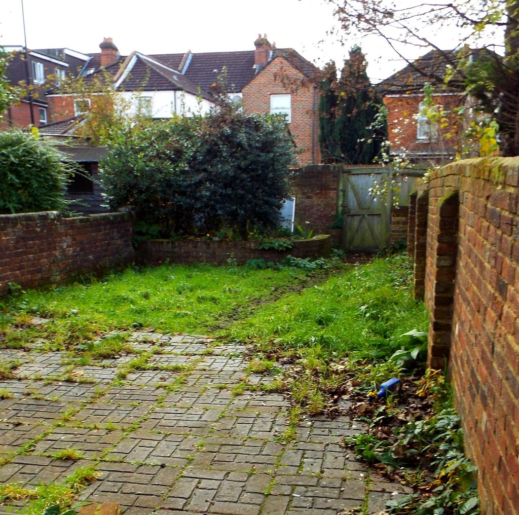 Milton Road, Southampton, SO15 - More