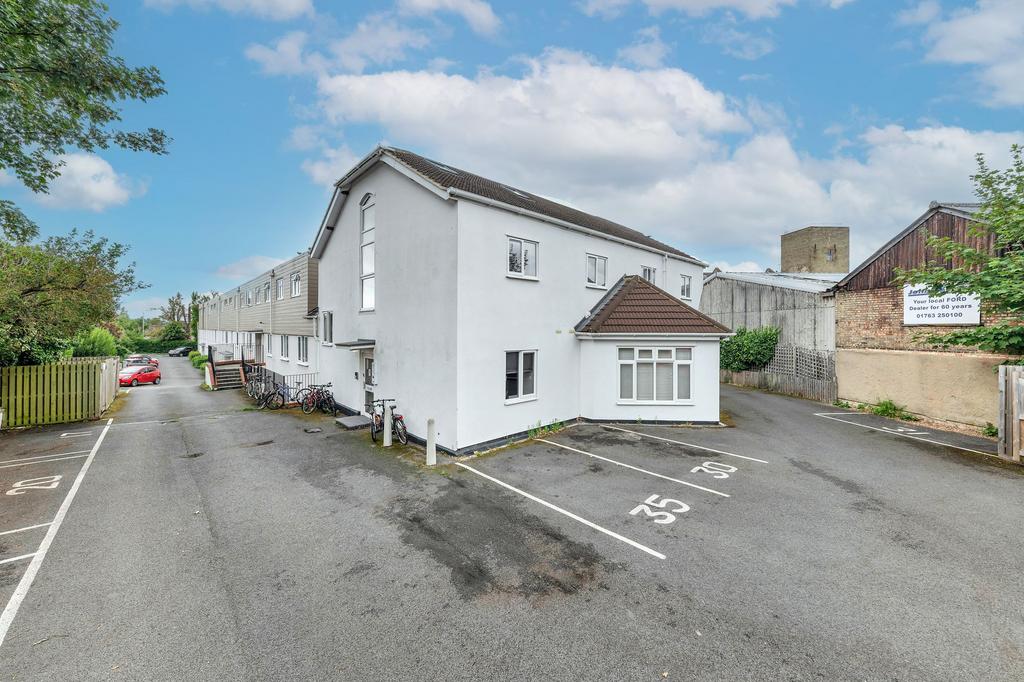 2 bedroom flat for sale