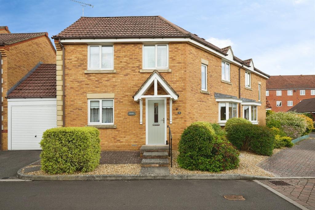 3 bedroom semi-detached house for sale