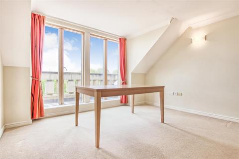 2 bedroom flat for sale, St. Bartholomews Court, Riverside, Cambridge