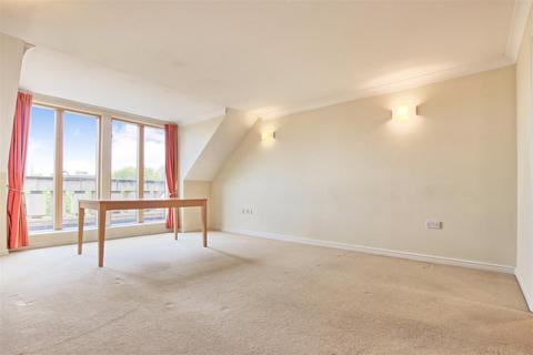 2 bedroom flat for sale, St. Bartholomews Court, Riverside, Cambridge
