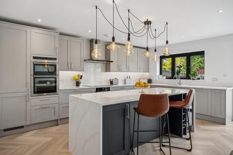 6 bedroom detached house for sale, Highbury Road, Hitchin, SG4