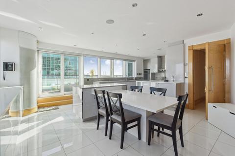 5 bedroom flat for sale, St. George Wharf, London SW8