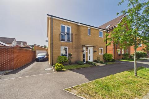 4 bedroom detached house for sale, Jaguar Lane, Bracknell, Berkshire, RG12