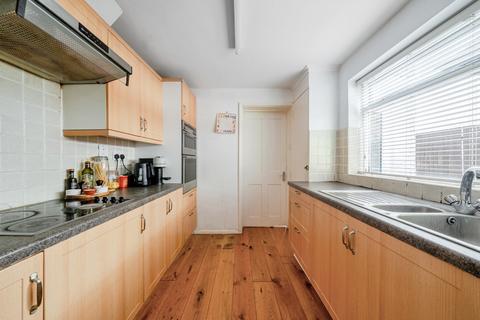 2 bedroom semi-detached house for sale, High Path Road, Surrey GU1