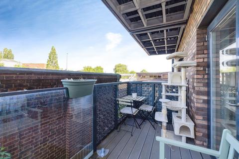 1 bedroom flat for sale, Station Approach, London, SE26