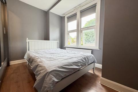 1 bedroom apartment for sale, Brighton Road, Purley, CR8