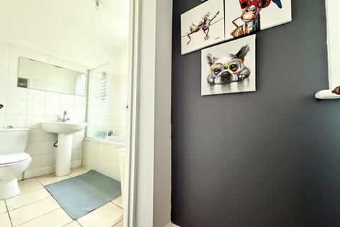 1 bedroom apartment for sale, Brighton Road, Purley, CR8