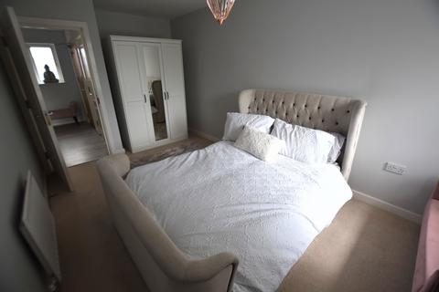 2 bedroom flat to rent, Sandpiper House, Bletchley
