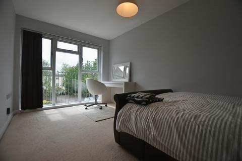 2 bedroom flat to rent, Sandpiper House, Bletchley