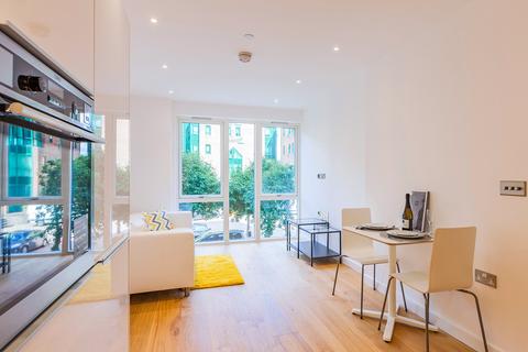 1 bedroom apartment to rent, Waterford Court, 7 Turnberry Quay, E14