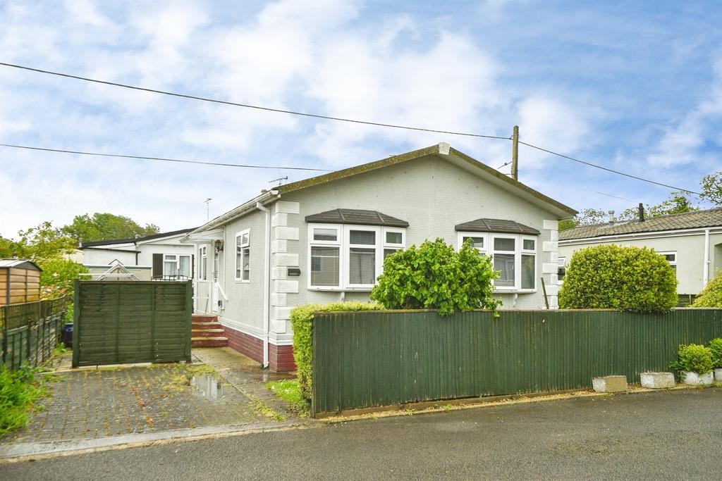 2 bedroom park home for sale