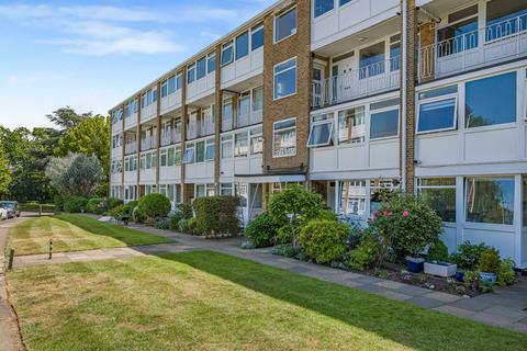 Tarnwood Park, London, SE9