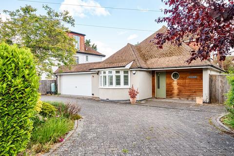 2 bedroom bungalow for sale, Bray Road, Stoke d'Abernon, Cobham, KT11